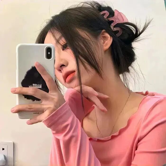 自拍手机女生头像