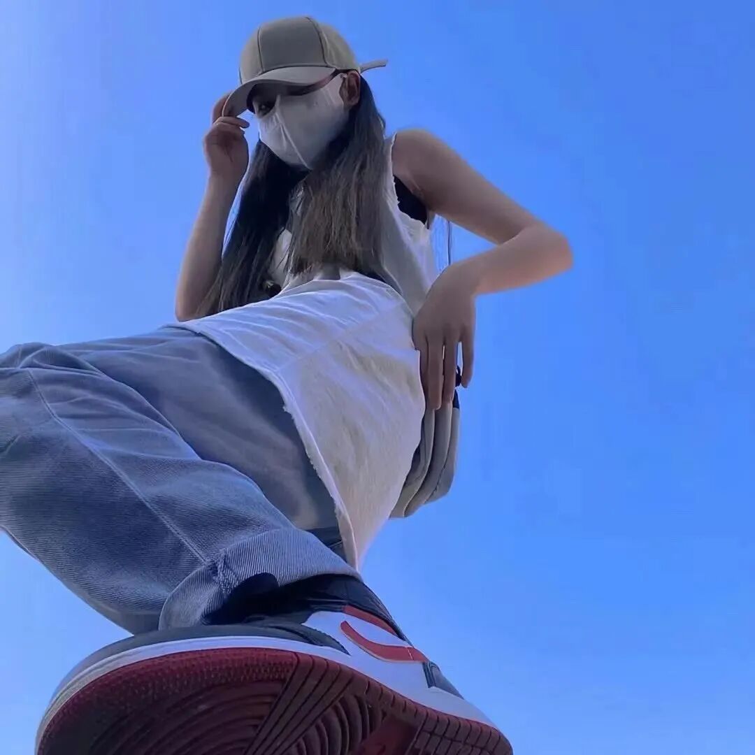 蓝天口罩不露脸女生头像