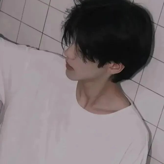 侧脸男生头像
