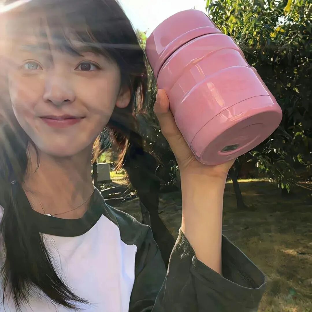 光感甜美女生头像