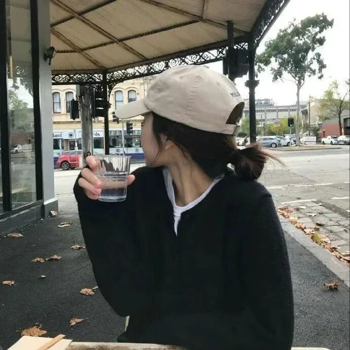 不露脸女生头像