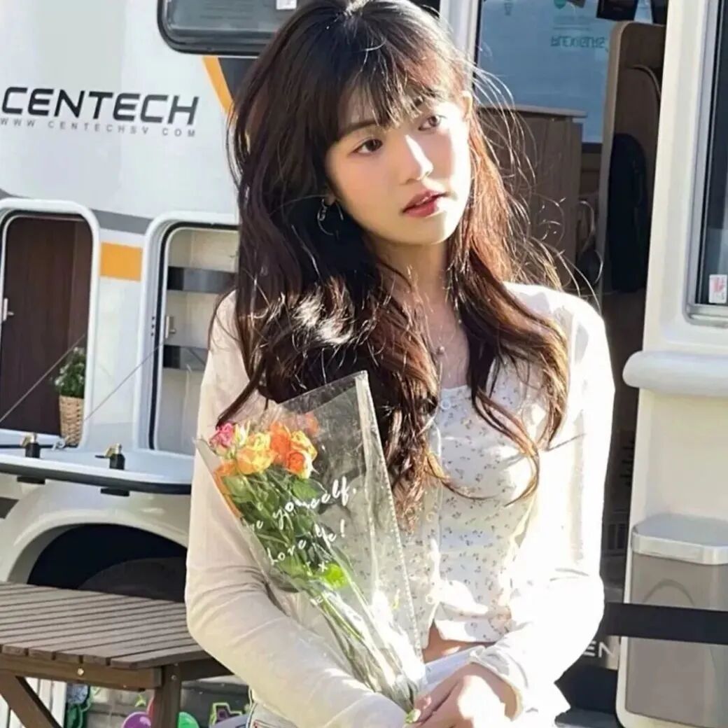鲜花女生头像