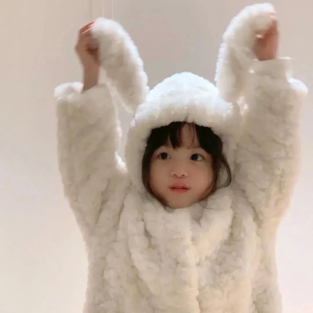 兔耳朵小女孩萌娃头像