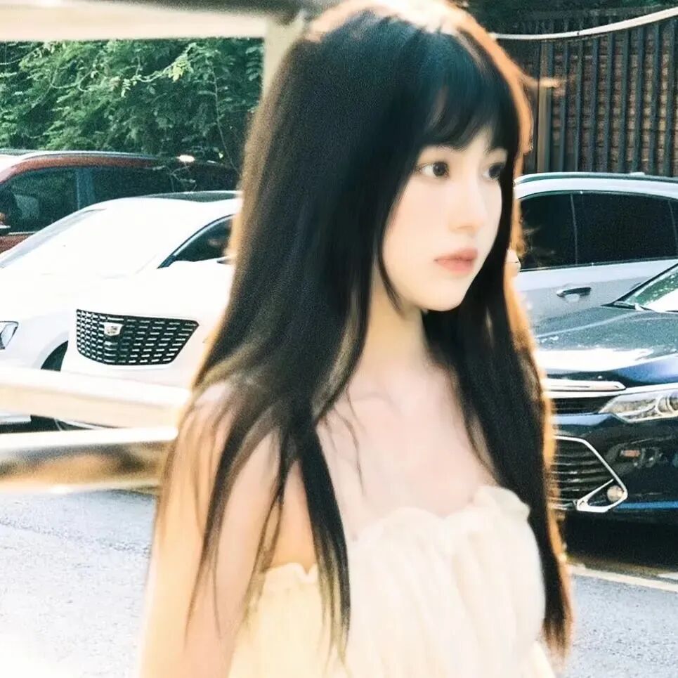 小清新光感侧脸女生头像