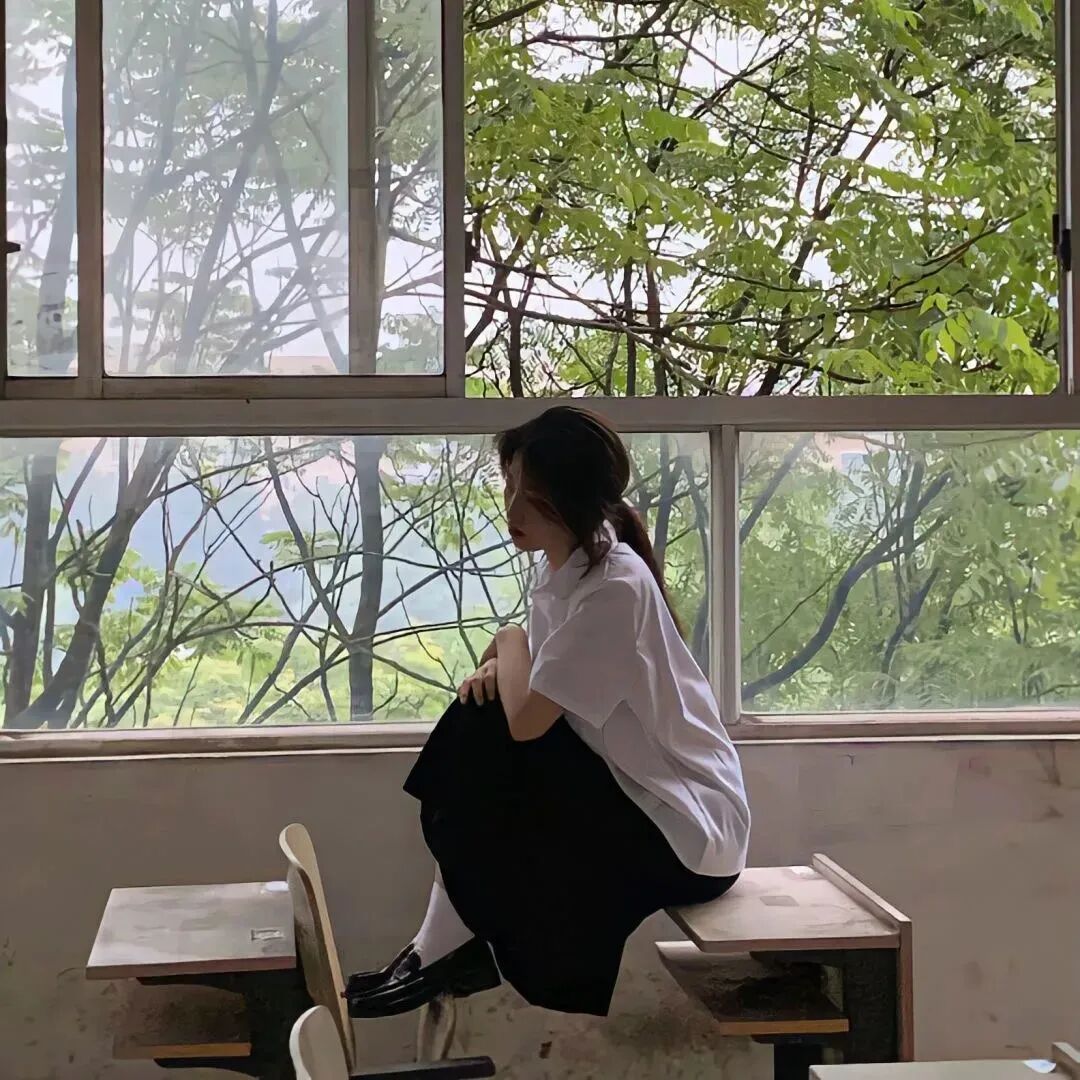 小清新温柔侧脸女生头像