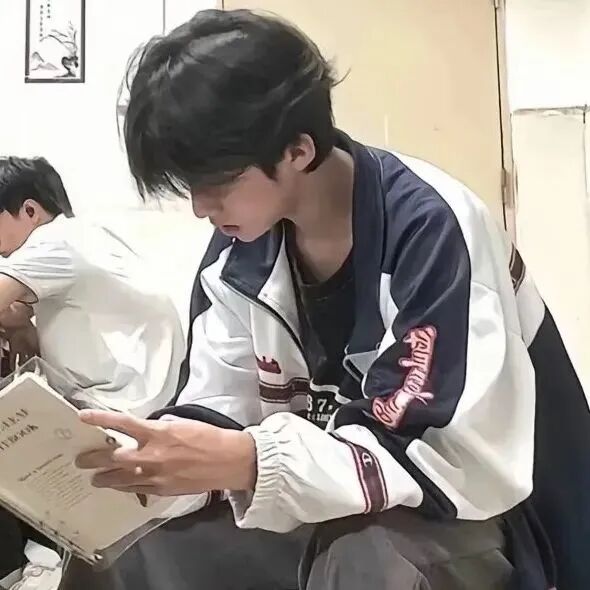 侧脸男生头像