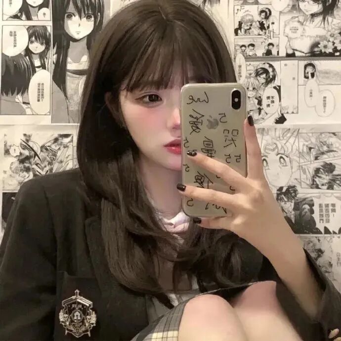 自拍手机女生头像