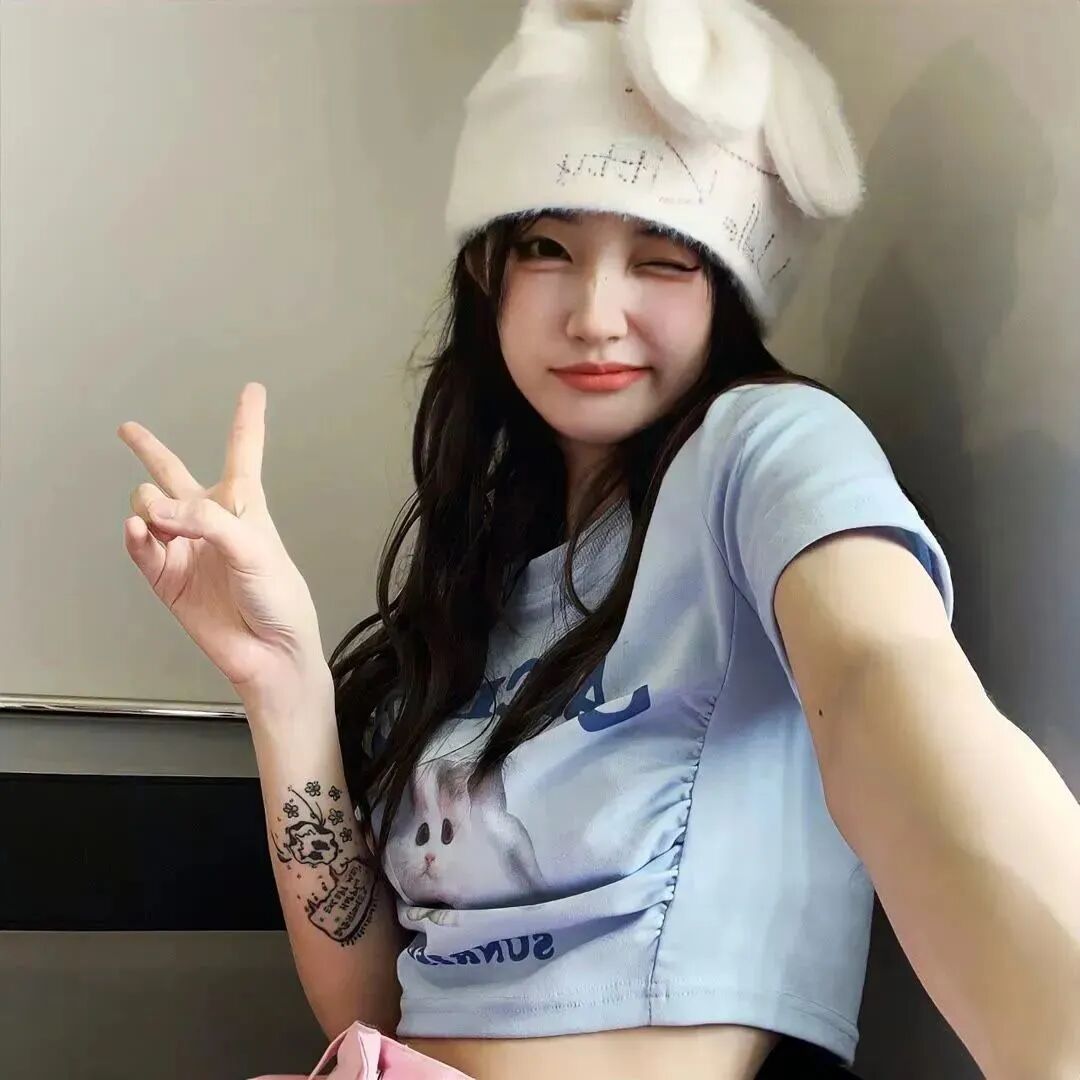 休闲戴着帽子二人闺蜜头像真人闺蜜头像