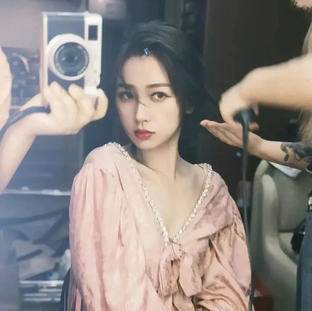 虞书欣头像女生头像