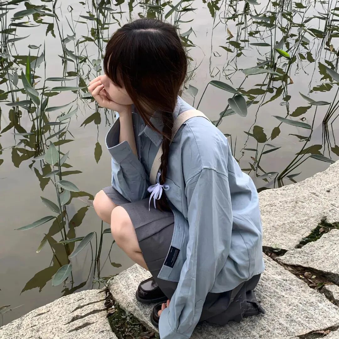 侧脸女生头像