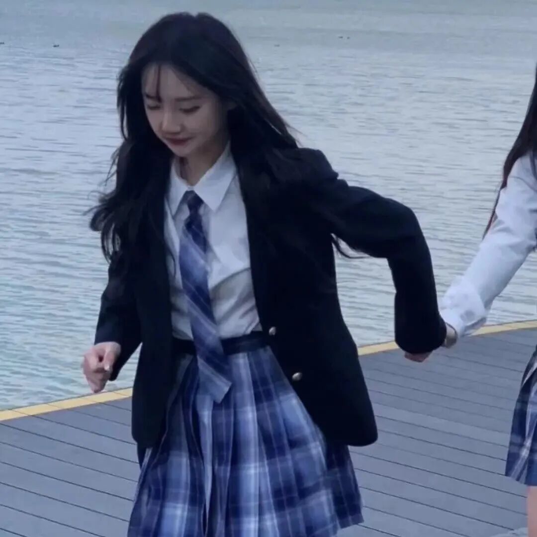 xuyuanqsgmtx学院风海边牵手二人闺蜜头像真人闺蜜头像