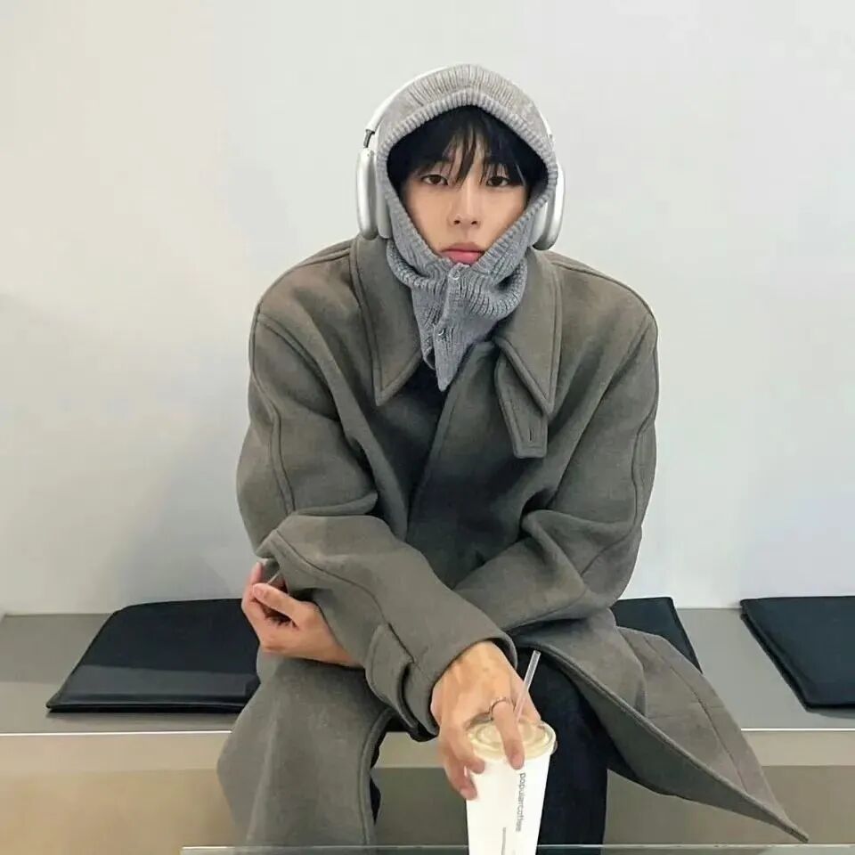休闲帽小众男生头像
