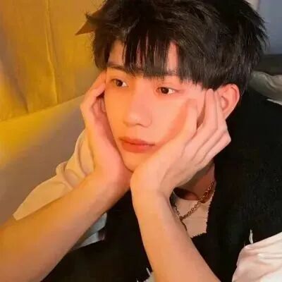 少年感男生头像