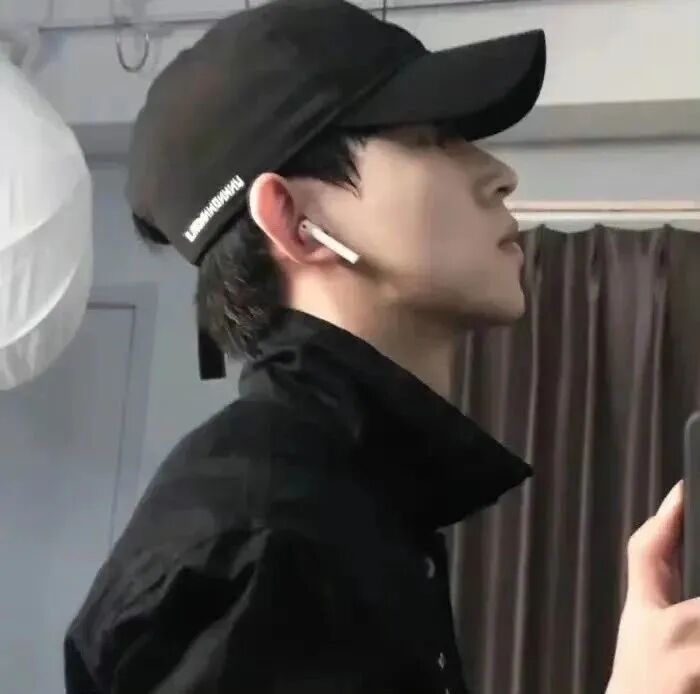 酷酷侧脸男生头像