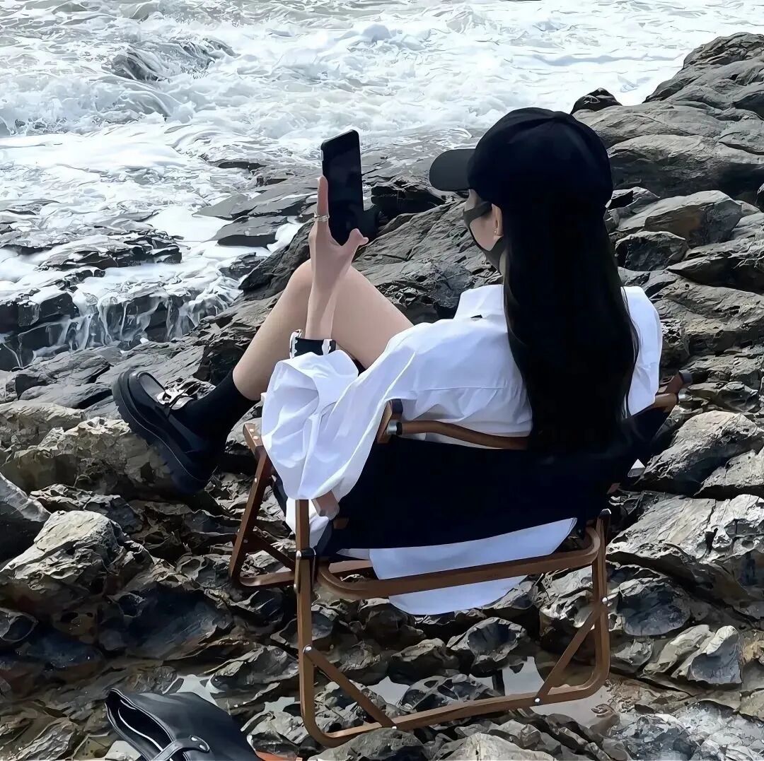 海边不露脸女生头像