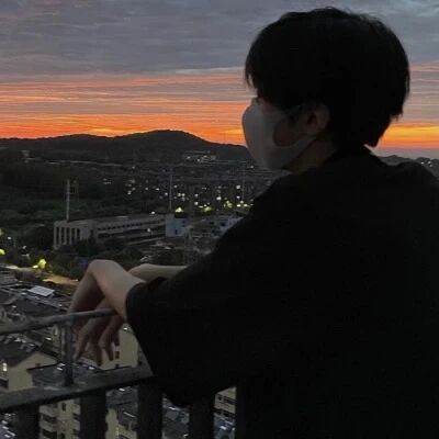 晚霞口罩不露脸男生头像