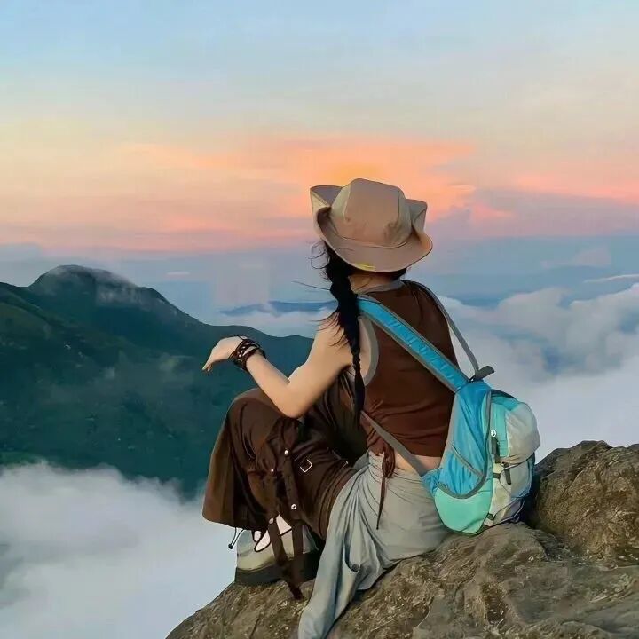 高山氛围感不露脸女生头像