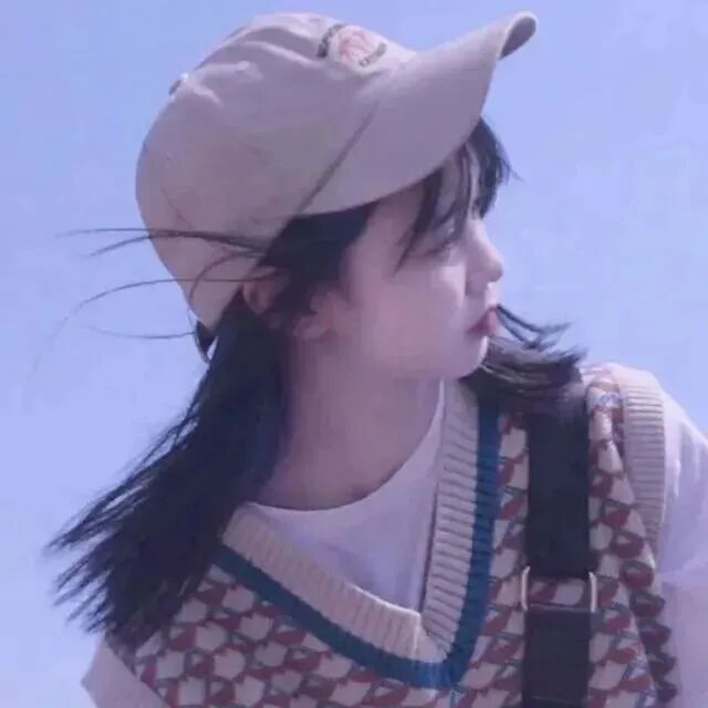 gmtxx戴着帽子二人闺蜜头像真人闺蜜头像