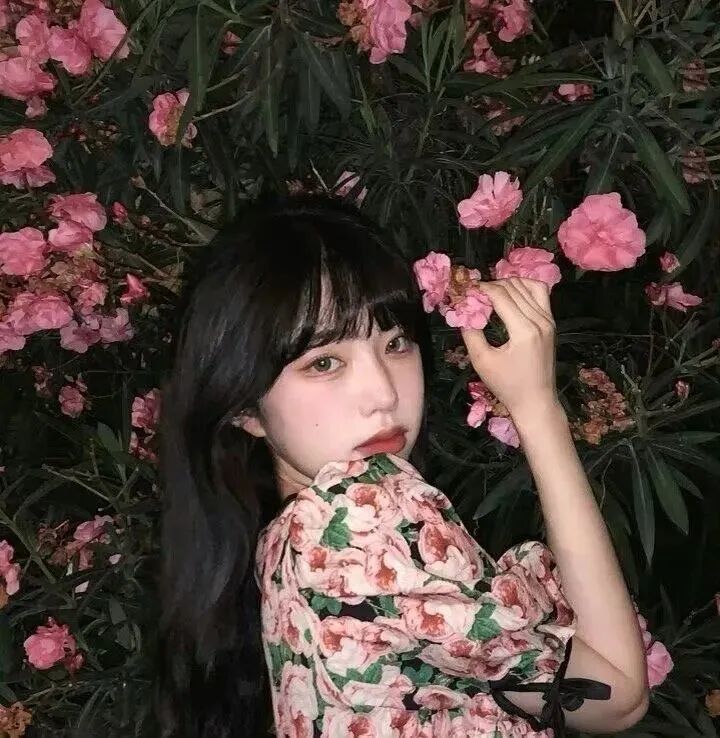 鲜花女生头像