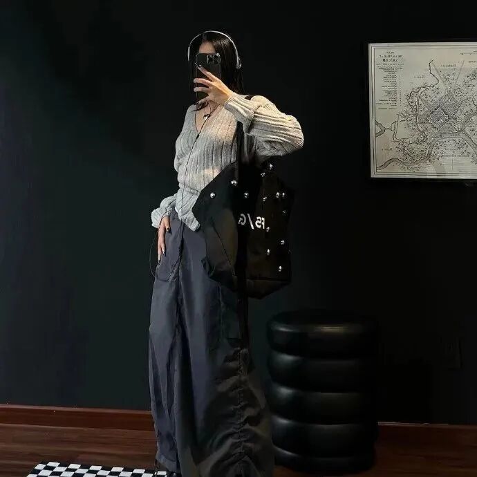 酷酷不露脸自拍手机女生头像