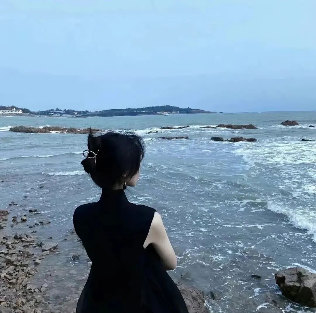 氛围感海边不露脸女生头像