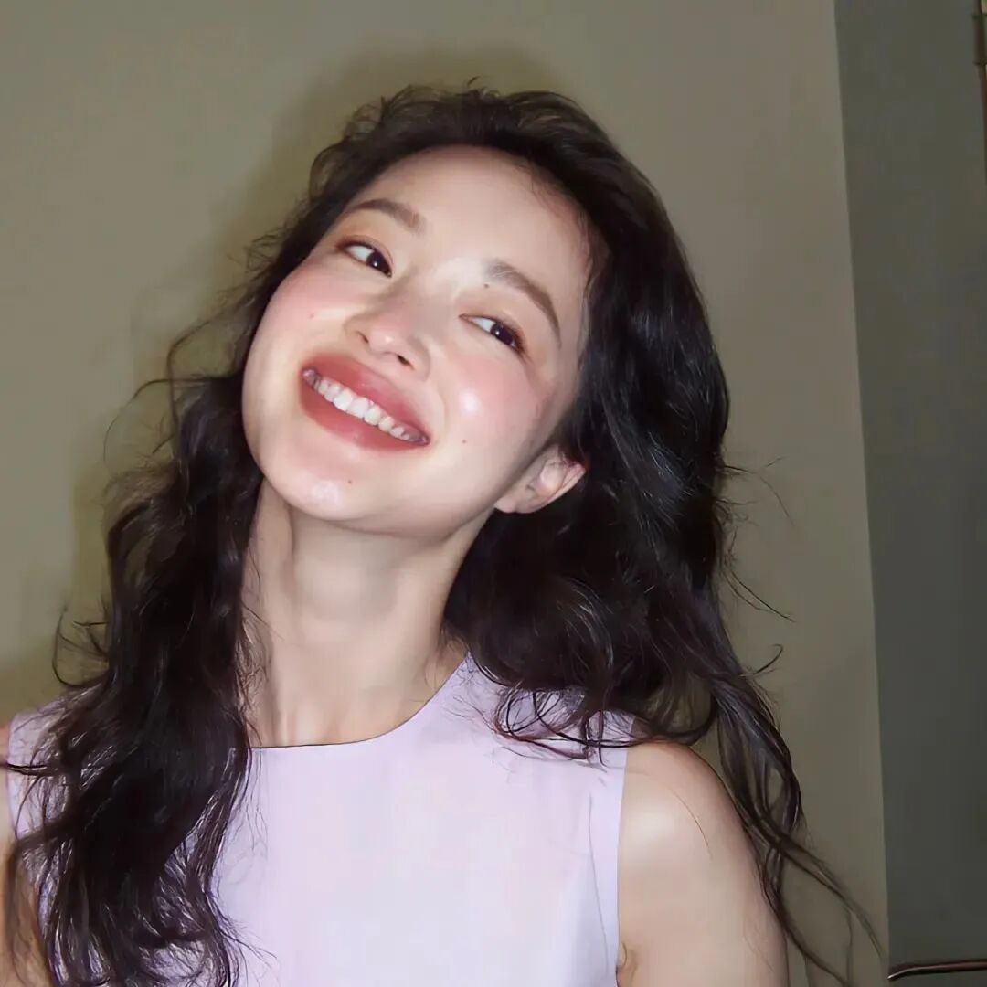 甜美爱笑女生头像