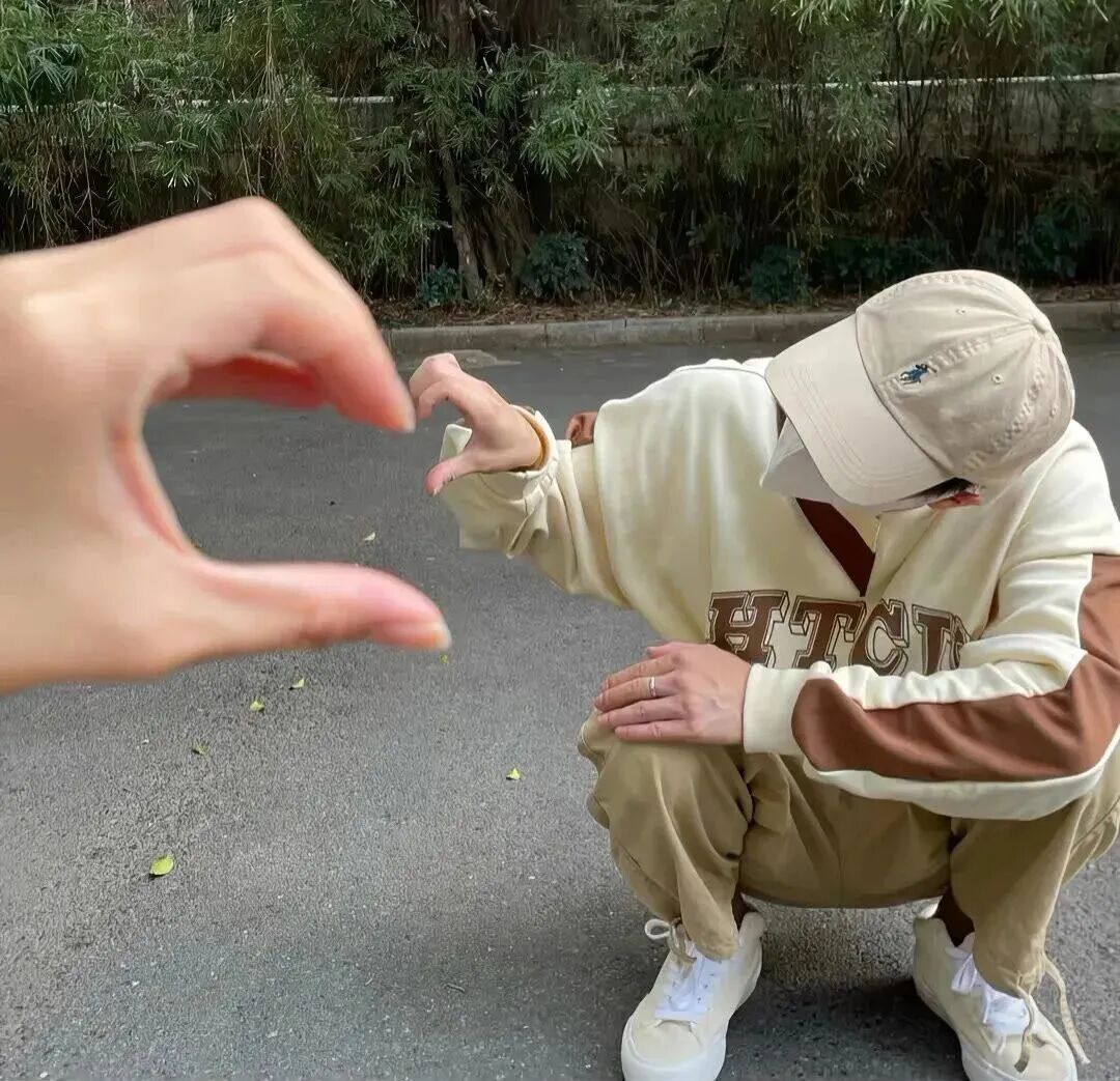手势真人情侣头像