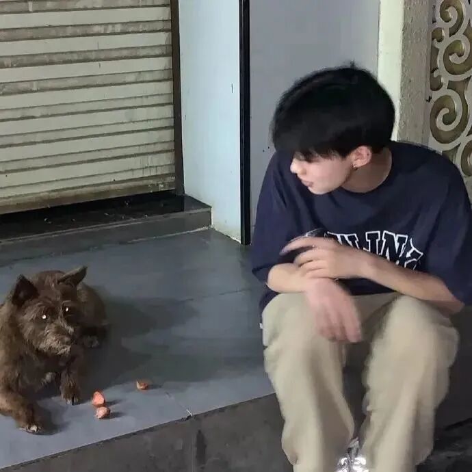 侧脸男生头像