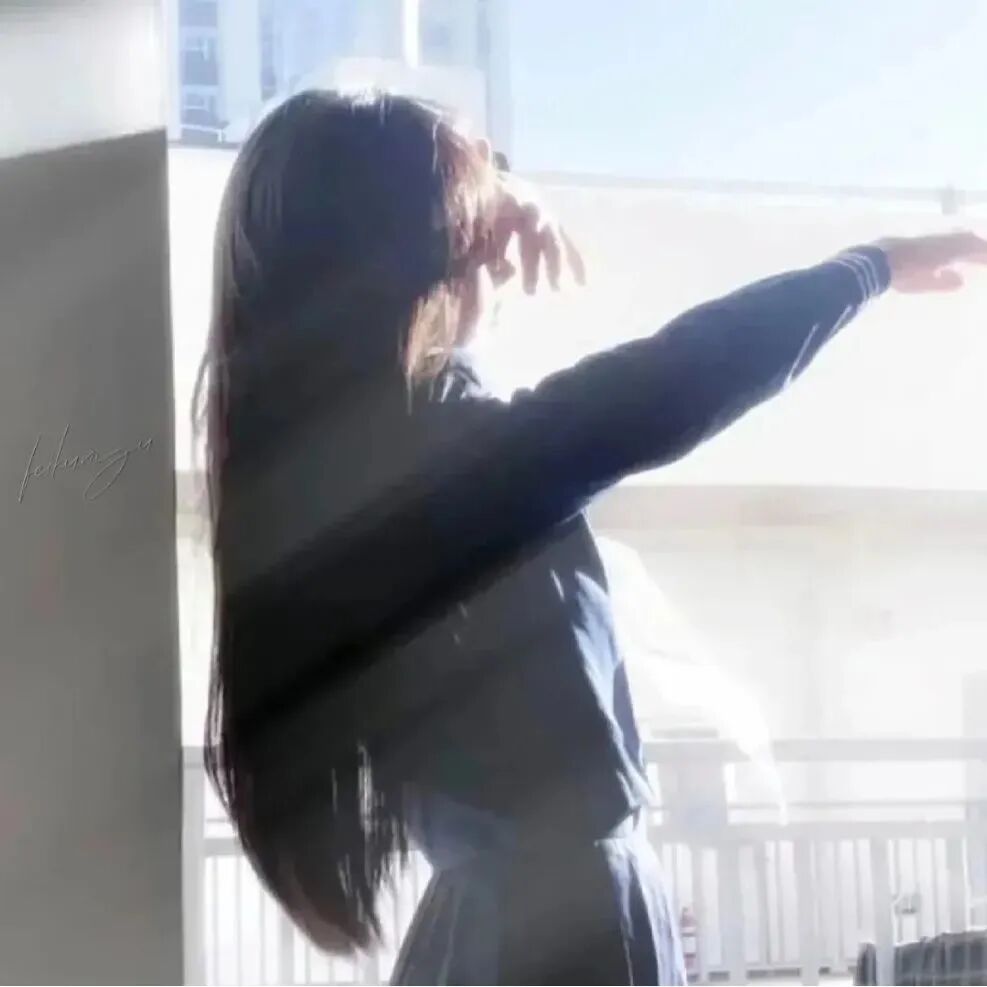 氛围感侧脸女生头像