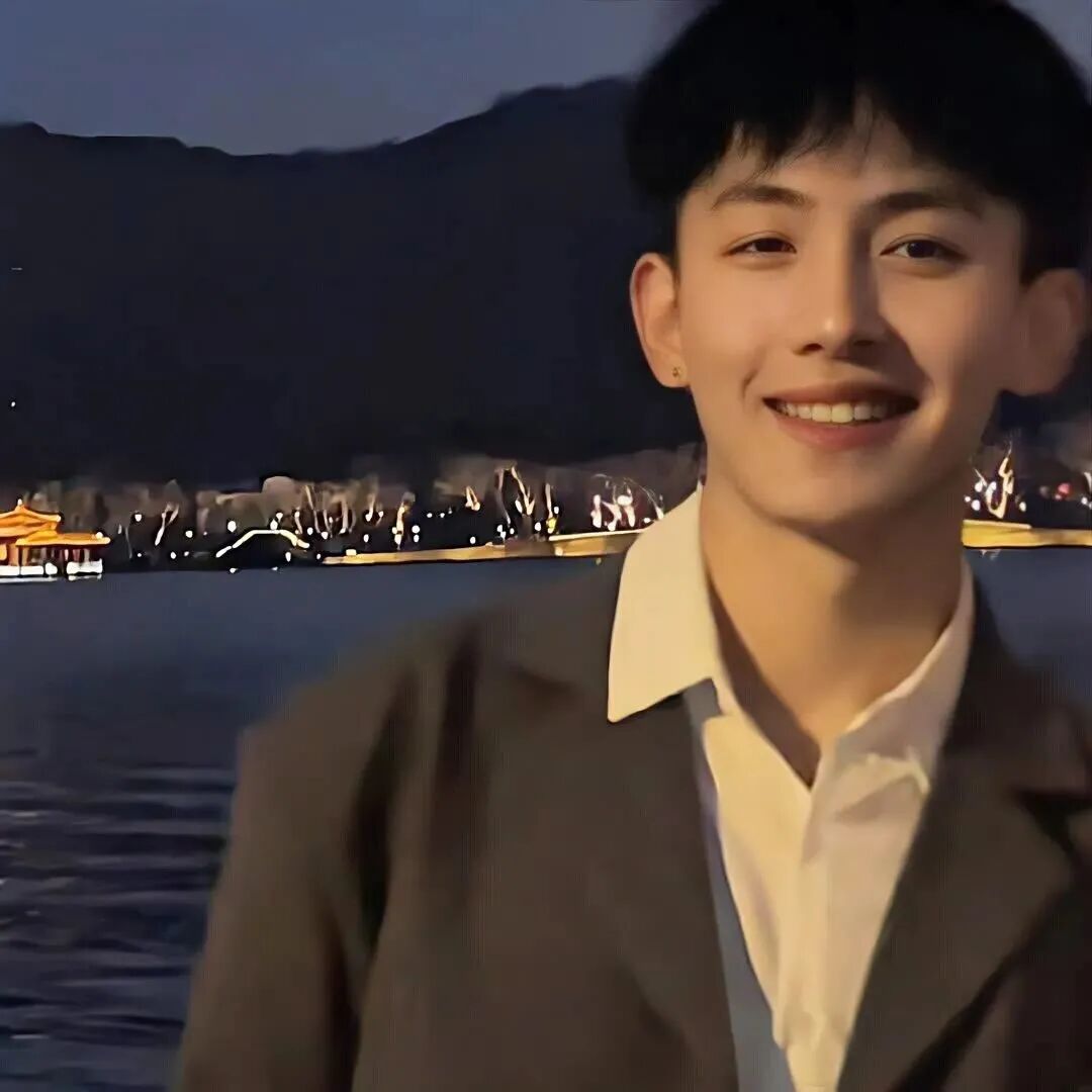 小众爱笑男生头像