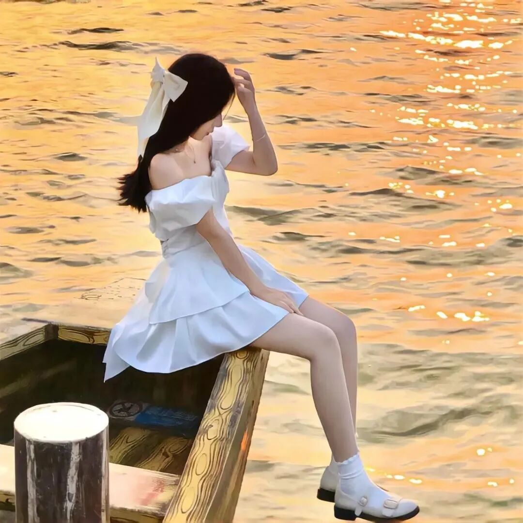 氛围感侧脸海边女生头像