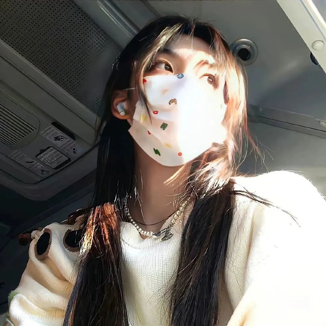 光感口罩不露脸温柔女生头像