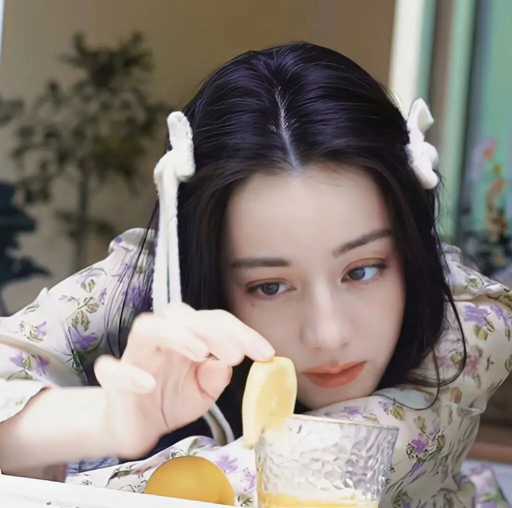 迪丽热巴头像小清新女生头像