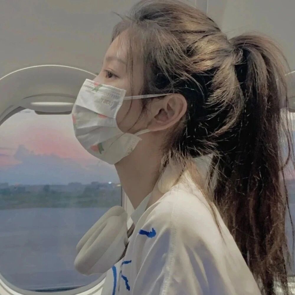 口罩不露脸女生头像