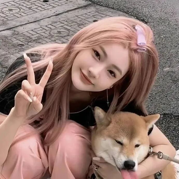 剪刀手甜妹女生头像