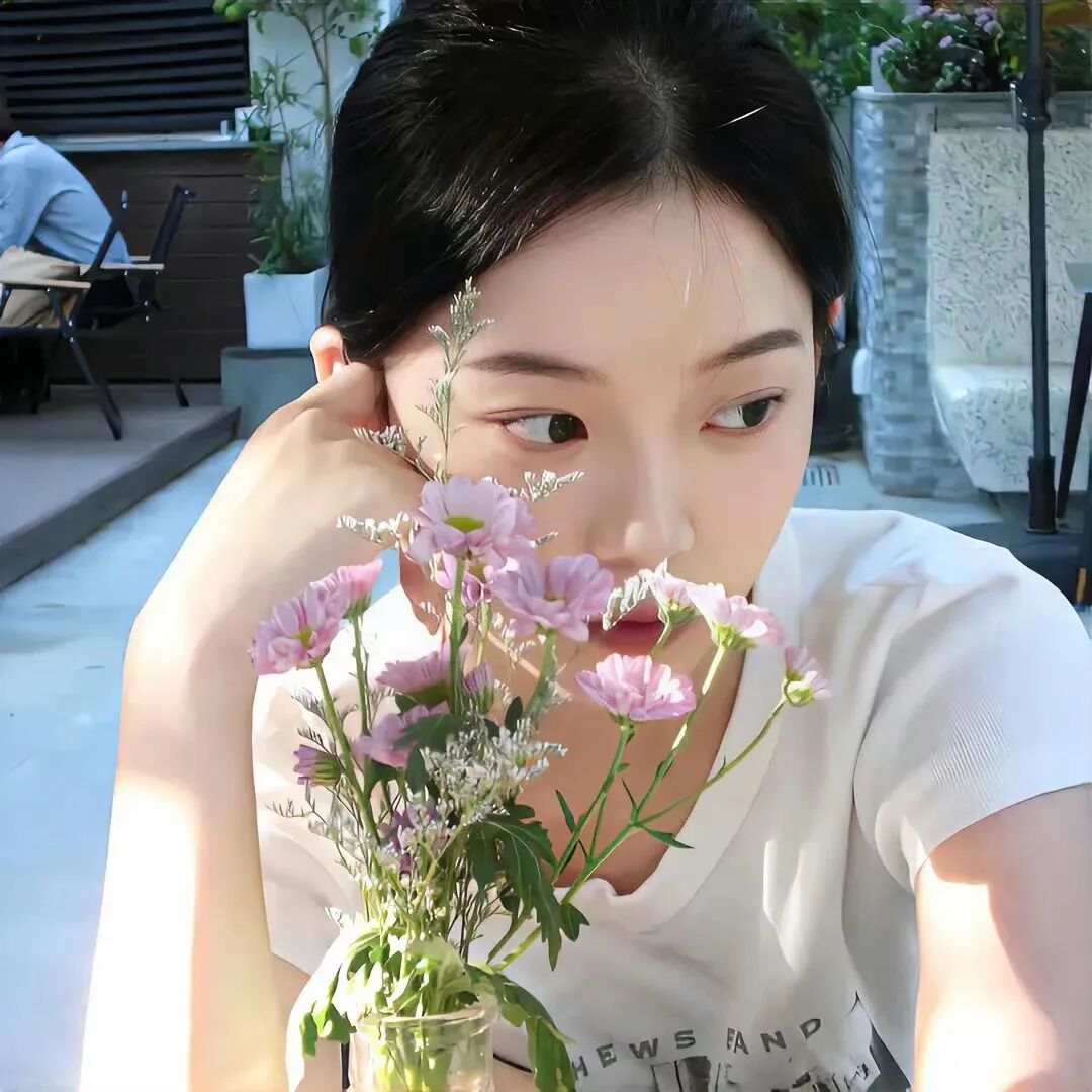 鲜花女生头像