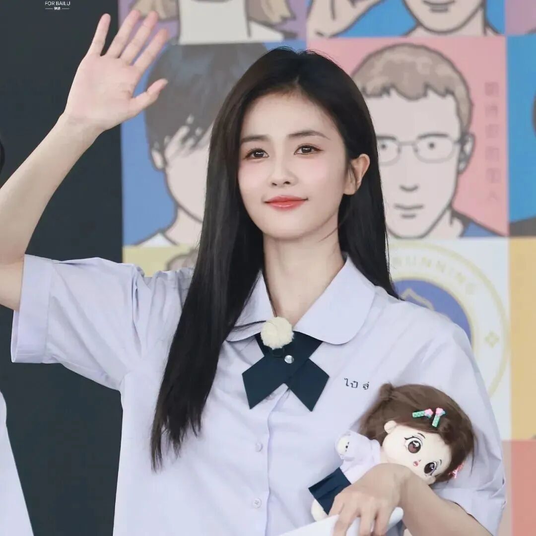白鹿头像女生头像