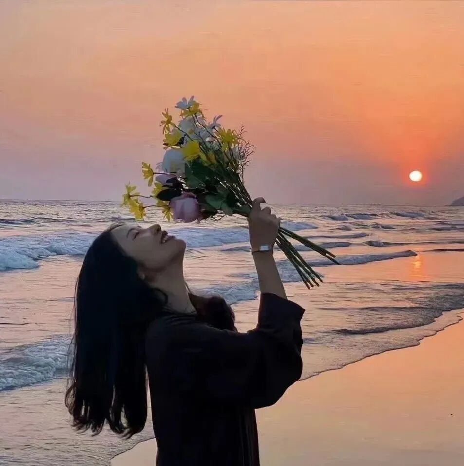 鲜花侧脸女生头像氛围感女生头像海边女生头像日落头像