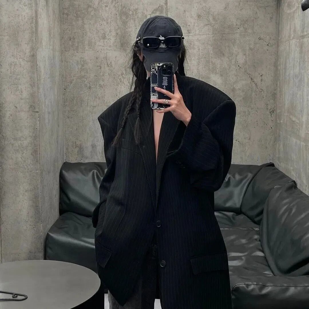 酷酷小众自拍手机女生头像