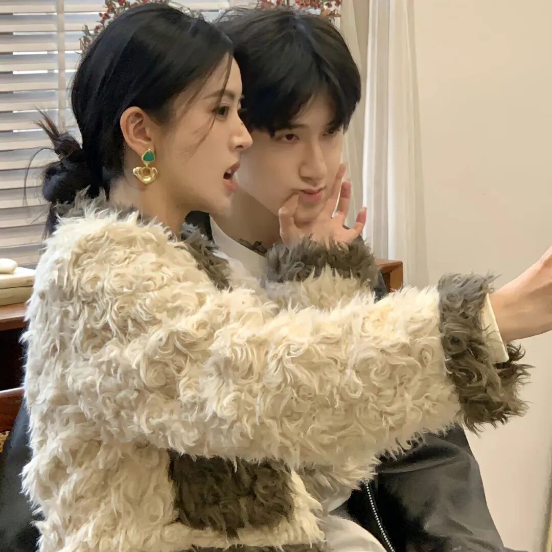 真人情侣头像