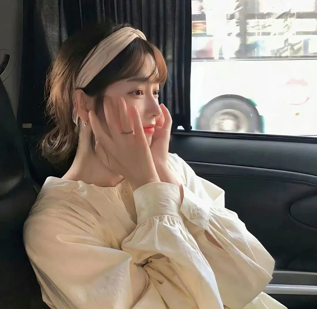 侧脸女生头像