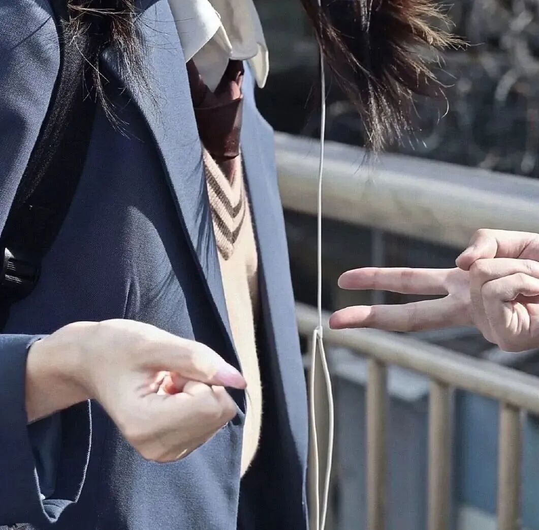 石头剪子布真人情侣头像