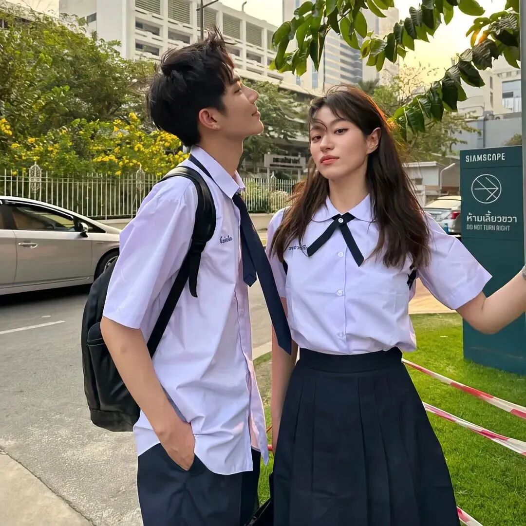 学院风真人情侣头像