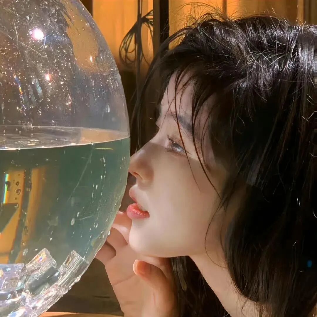 氛围感侧脸女生头像