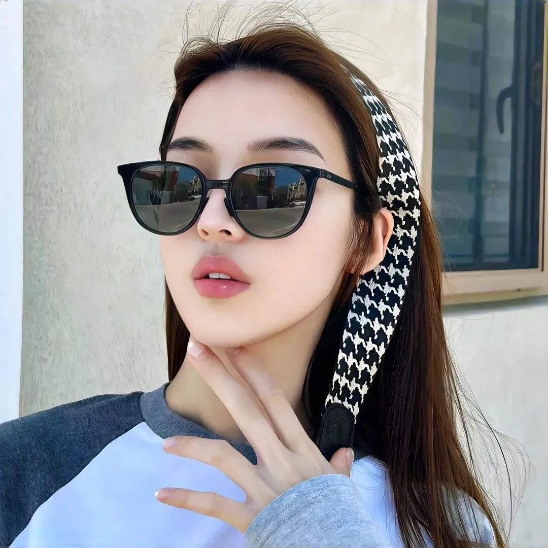 墨镜小众女生头像