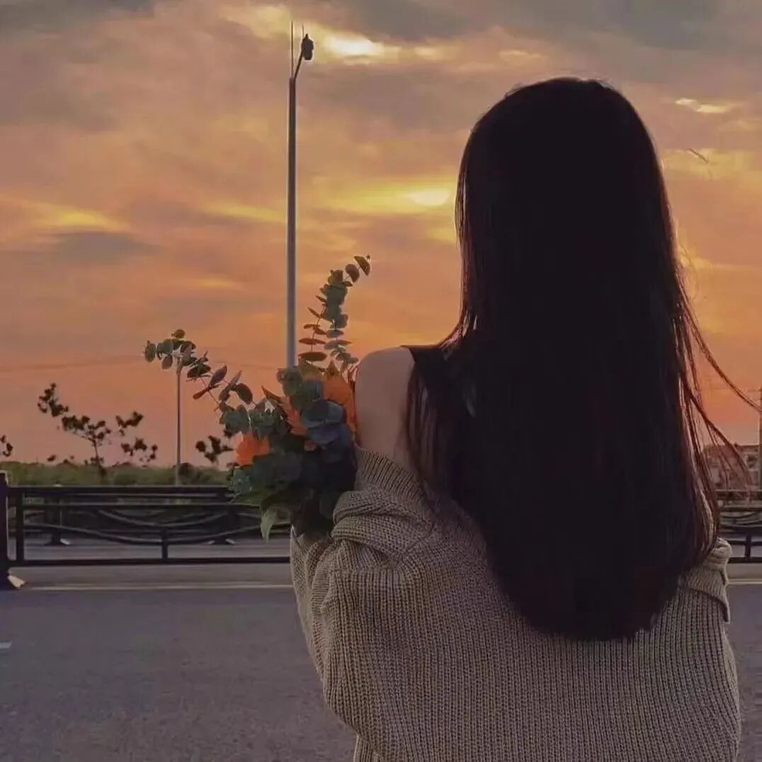 鲜花日落不露脸女生头像