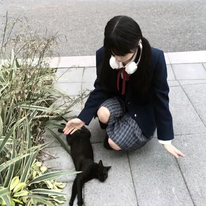 不露脸学院风女生头像
