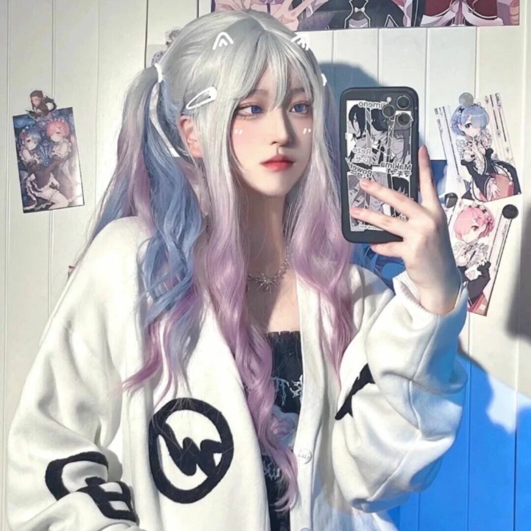自拍手机潮流女生头像