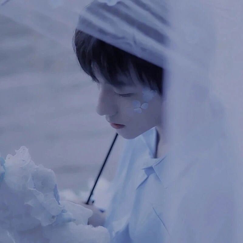 氛围感侧脸男生头像
