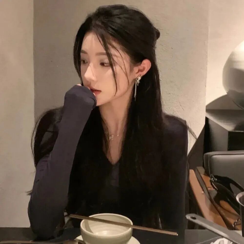 侧脸女生头像